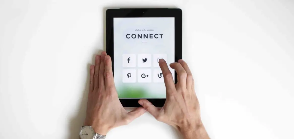 Female Founder Space - Lesson 2 - 6 Steps to Build Your Social Media Presence