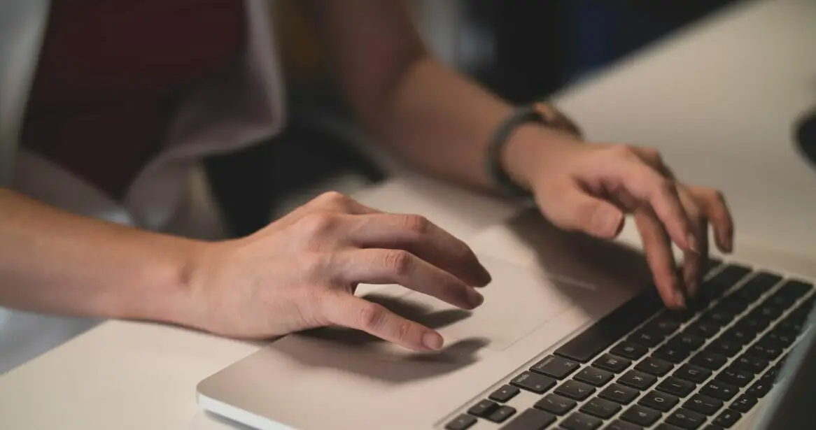 Female Founder Space - Lesson 7 - 6 Steps to Build Your Social Media Presence